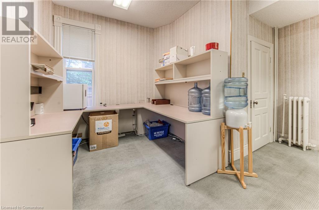 9 Ahrens Street W, Kitchener, Ontario  N2H 4B6 - Photo 13 - 40650291