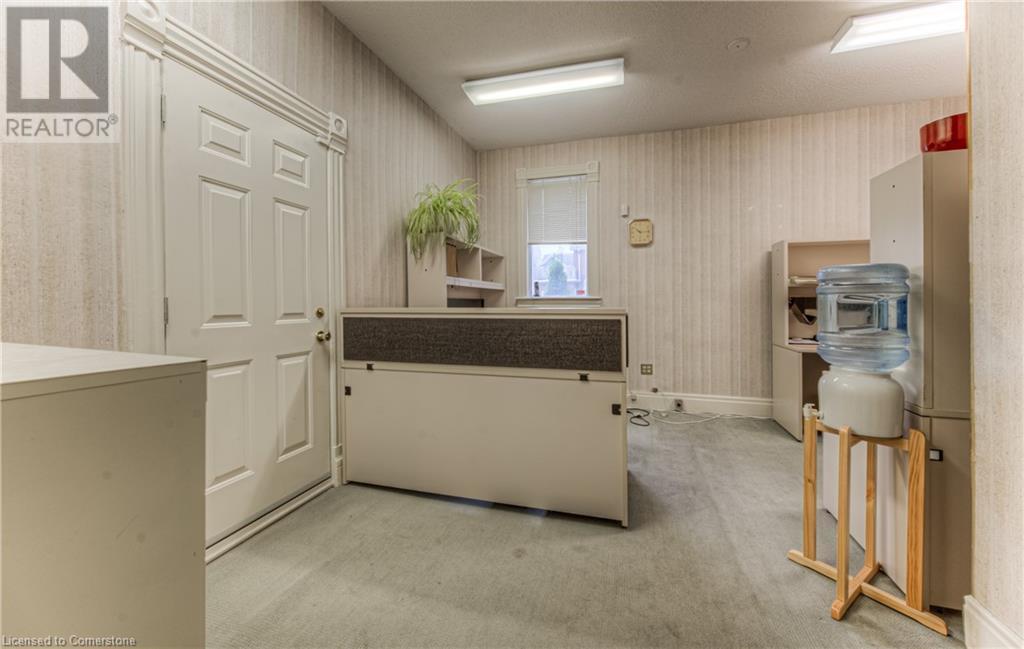 9 Ahrens Street W, Kitchener, Ontario  N2H 4B6 - Photo 11 - 40650291