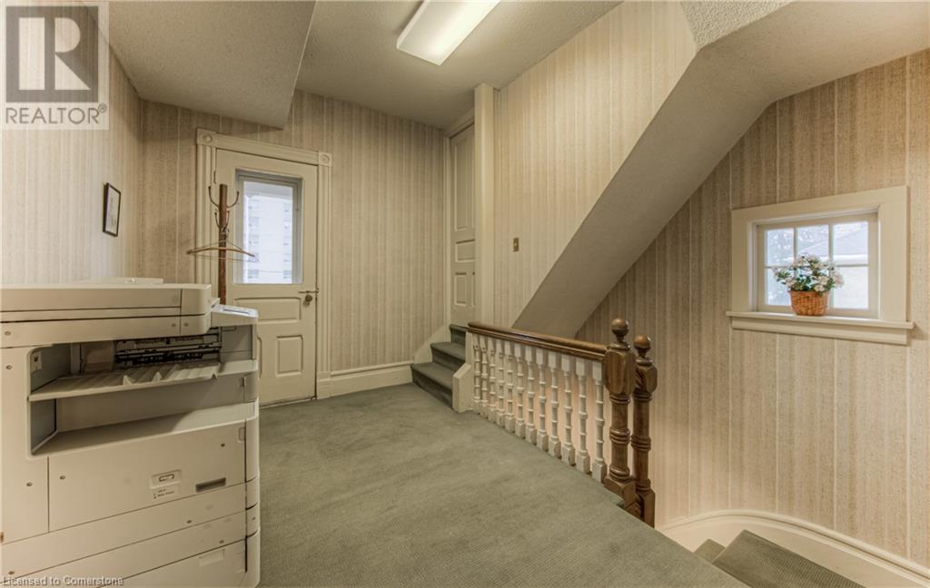 9 Ahrens Street W, Kitchener, Ontario  N2H 4B6 - Photo 22 - 40650291