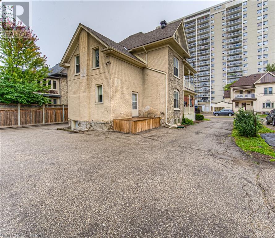 9 Ahrens Street W, Kitchener, Ontario  N2H 4B6 - Photo 28 - 40650291