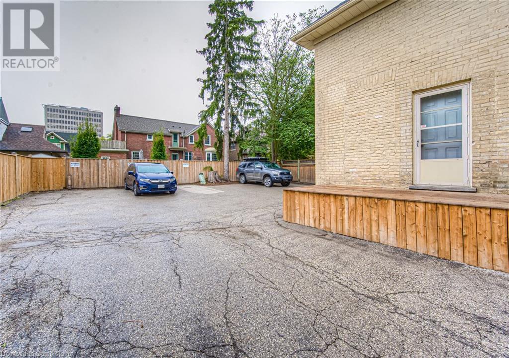 9 Ahrens Street W, Kitchener, Ontario  N2H 4B6 - Photo 30 - 40650291
