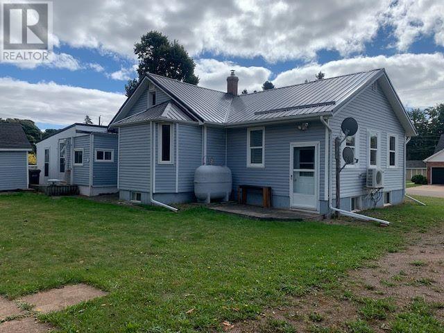 351 Hawthorne Avenue, Summerside, Prince Edward Island  C1N 2C9 - Photo 3 - 202423189