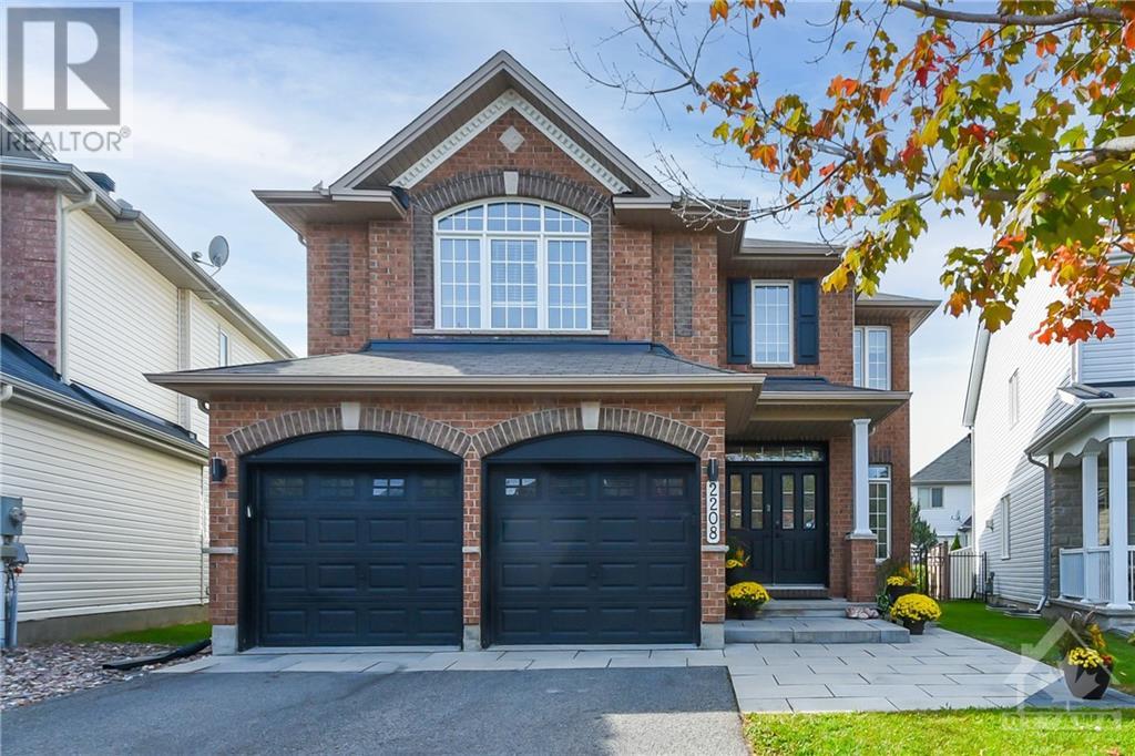 2208 CLENDENAN CRESCENT, ottawa, Ontario