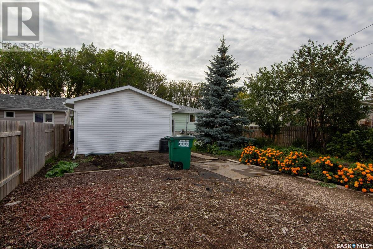 1624 C Avenue N, Saskatoon, Saskatchewan  S7L 1L5 - Photo 30 - SK984559