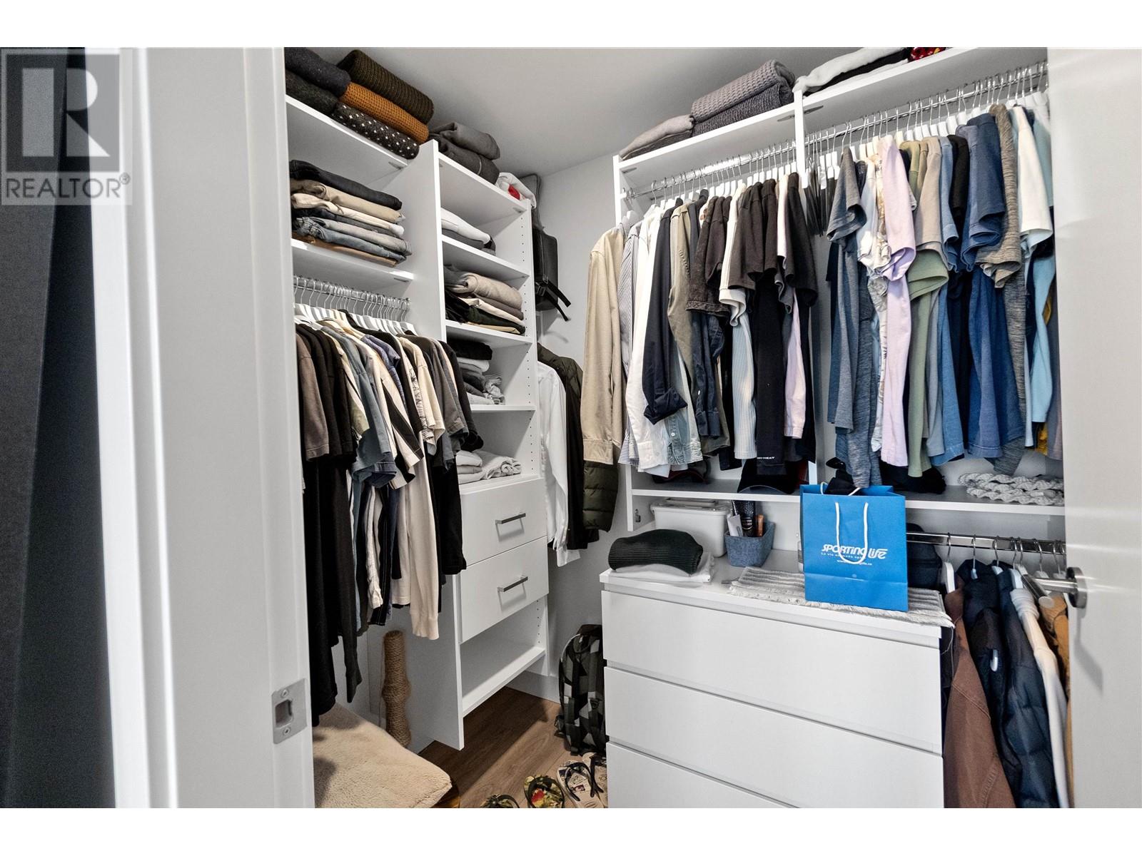 Listing Picture 7 of 27 : 1903 4433 ALASKA STREET, Burnaby / 本拿比 - 魯藝地產 Yvonne Lu Group - MLS Medallion Club Member