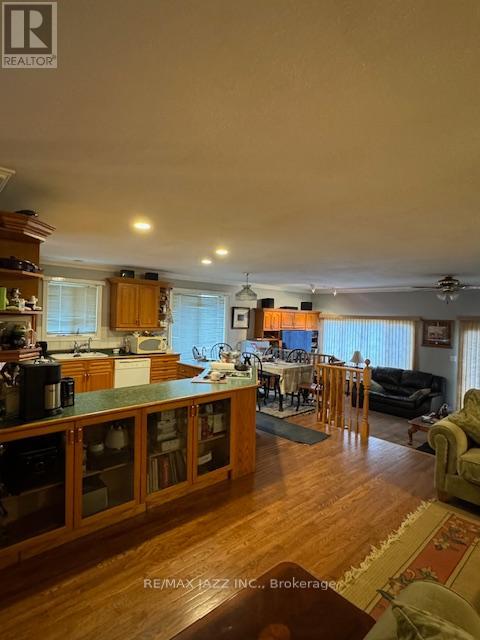 680 TRAILVIEW DRIVE Peterborough (Ashburnham)