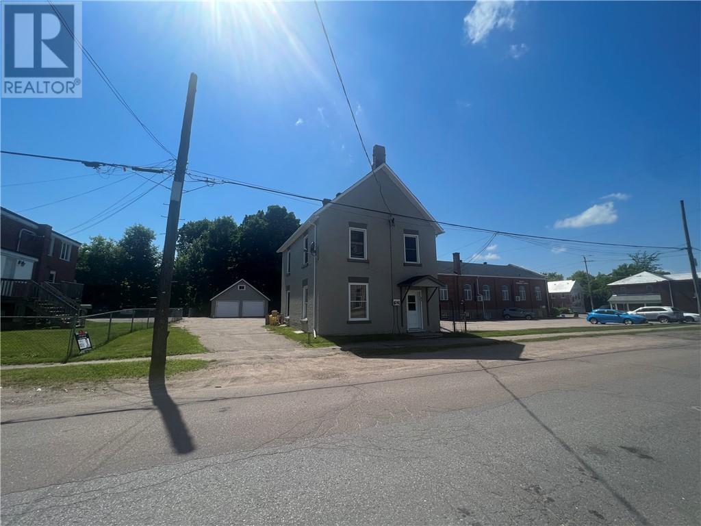 224 Moffat Street, Pembroke, Ontario  K8A 3X4 - Photo 9 - 1413732