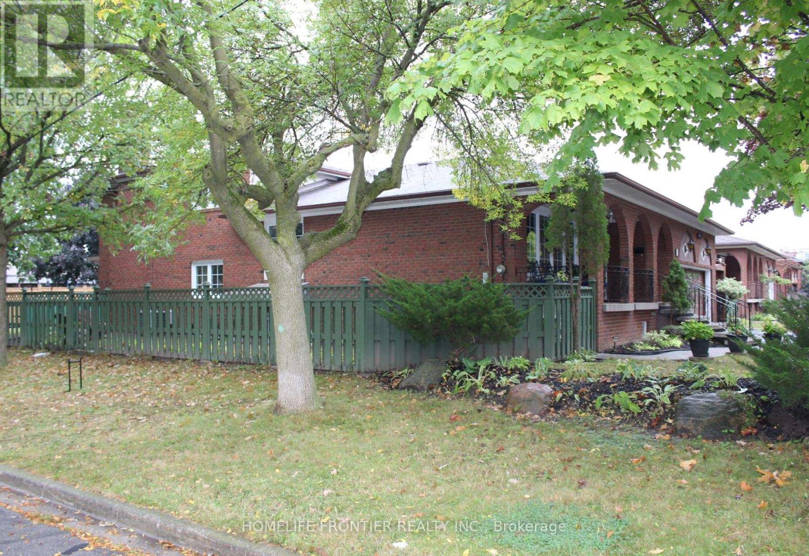 1 Tothill Road, Toronto (Humber Summit), Ontario  M9L 1H8 - Photo 16 - W9366746