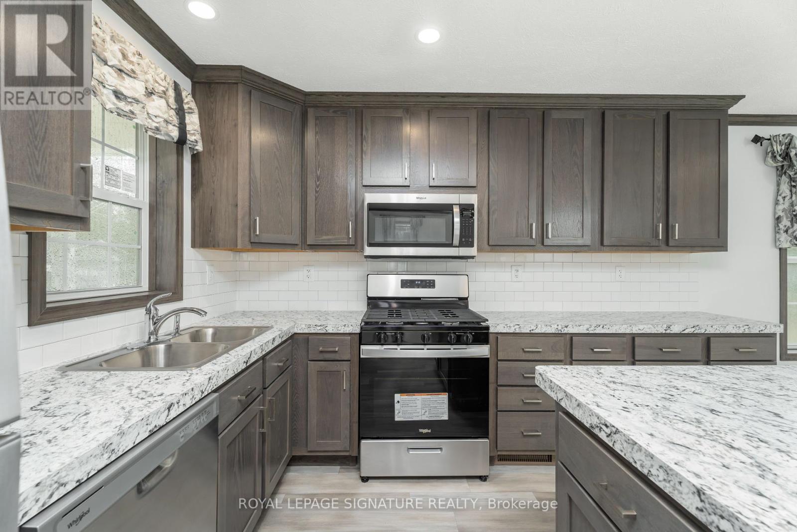 12 Briar Wood Place, Innisfil, Ontario  L0L 1L0 - Photo 16 - N9356804