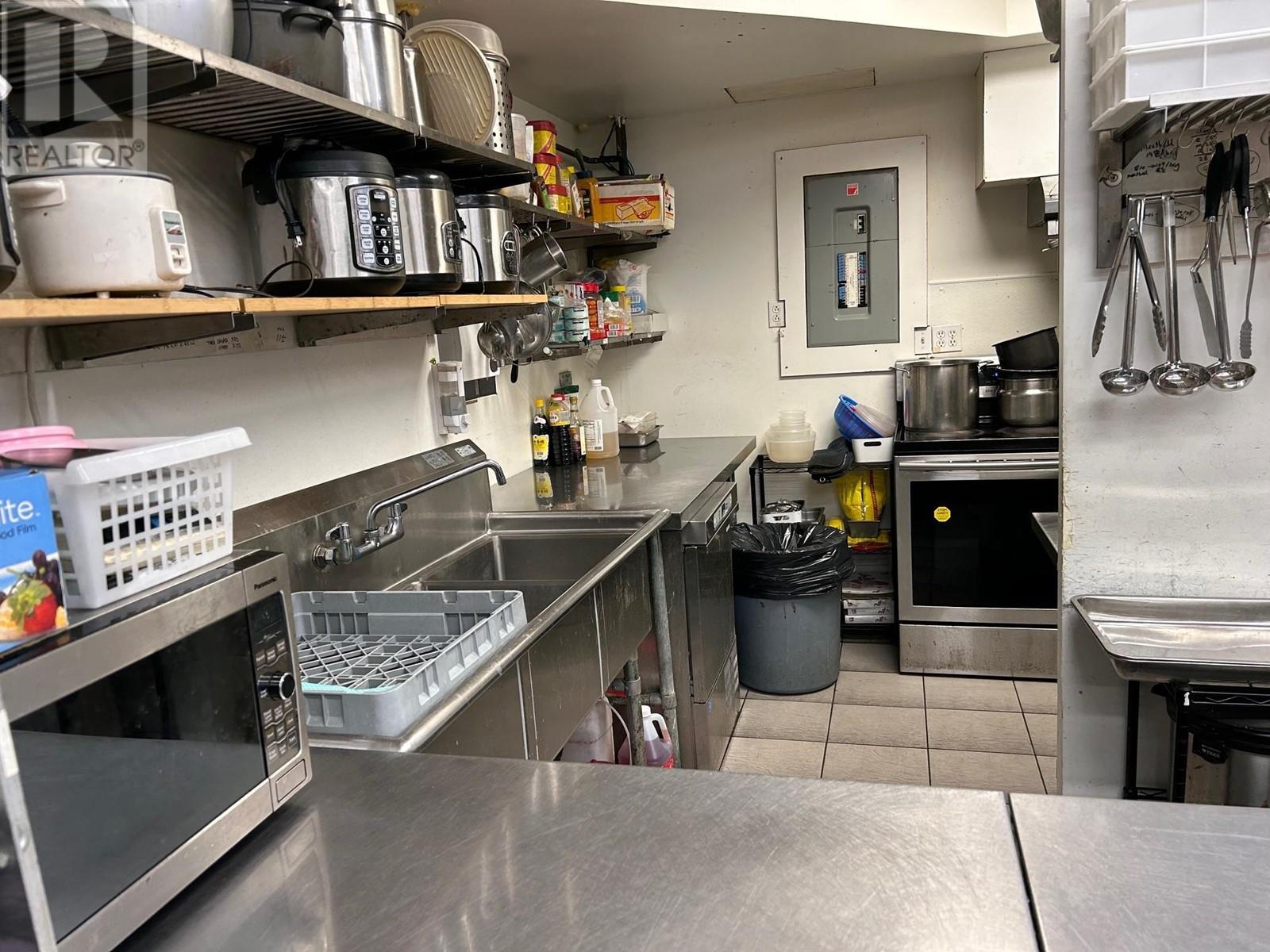 3420 W Broadway, Vancouver, British Columbia  V6R 2B3 - Photo 2 - C8063242