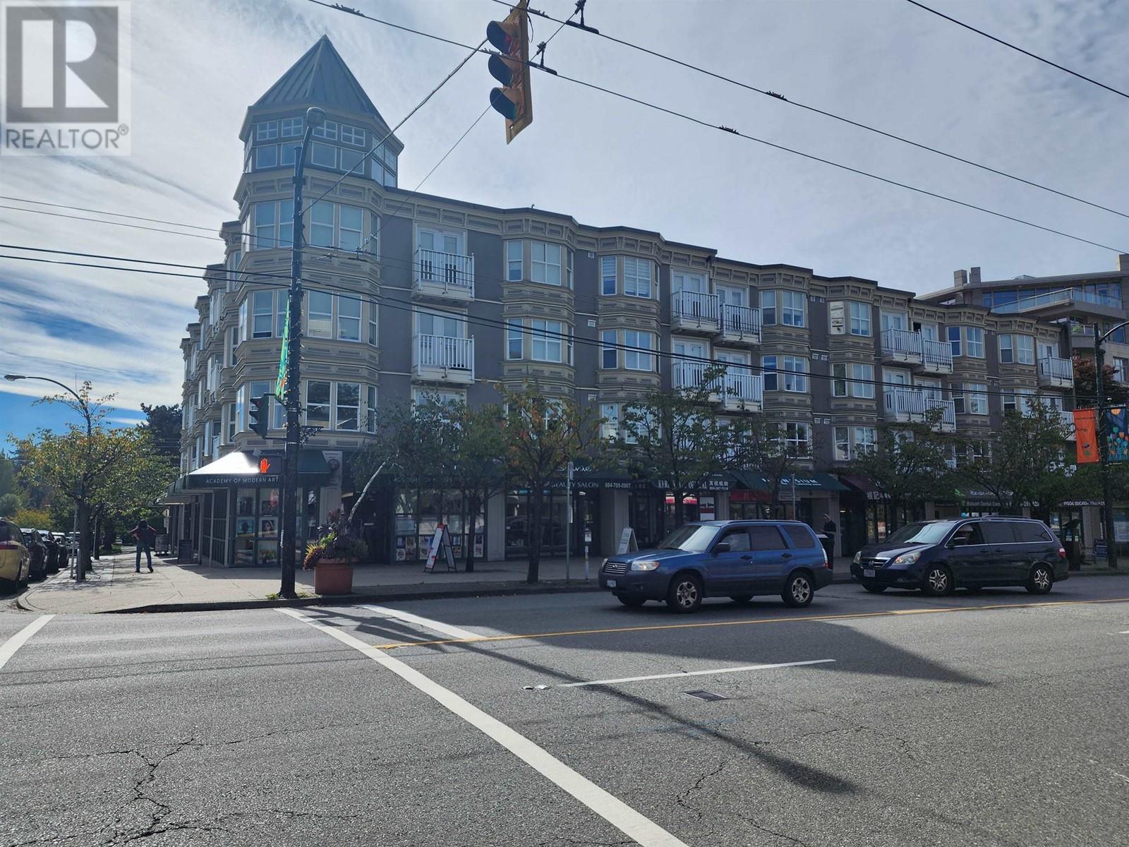 Listing Picture 3 of 6 : 2430 W 41ST AVENUE, Vancouver / 溫哥華 - 魯藝地產 Yvonne Lu Group - MLS Medallion Club Member