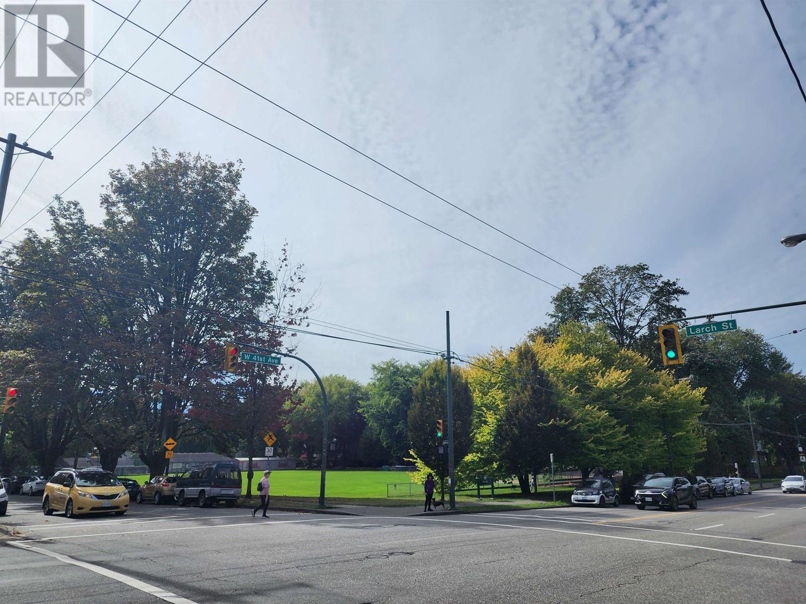 Listing Picture 6 of 6 : 2430 W 41ST AVENUE, Vancouver / 溫哥華 - 魯藝地產 Yvonne Lu Group - MLS Medallion Club Member