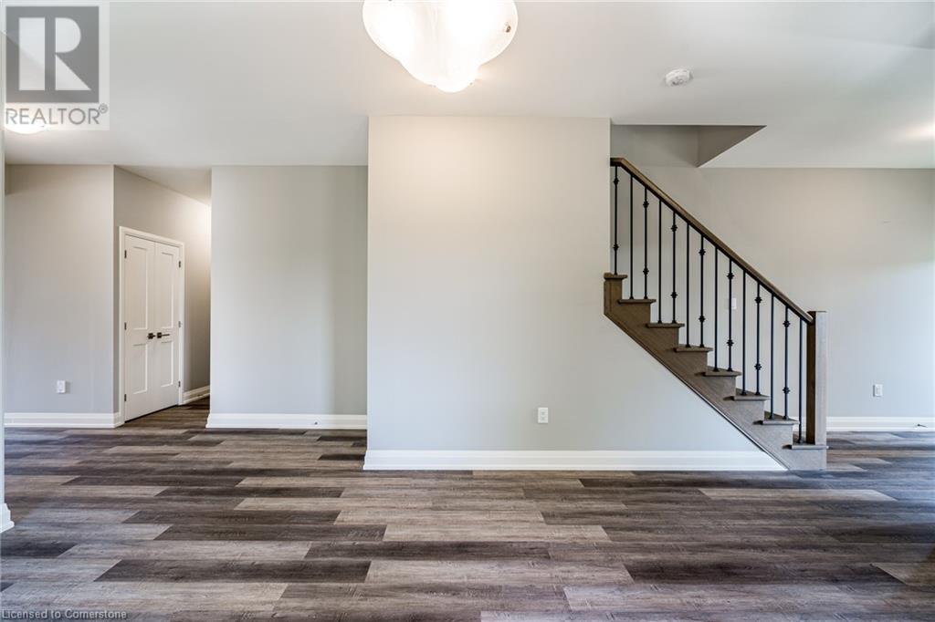 219 Klein Circle, Hamilton, Ontario  L9G 3K9 - Photo 11 - 40653318