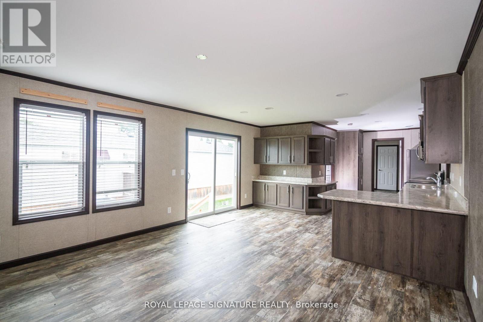 142 Regency Drive, Chatham-Kent, Ontario  N7L 4E4 - Photo 2 - X9015101