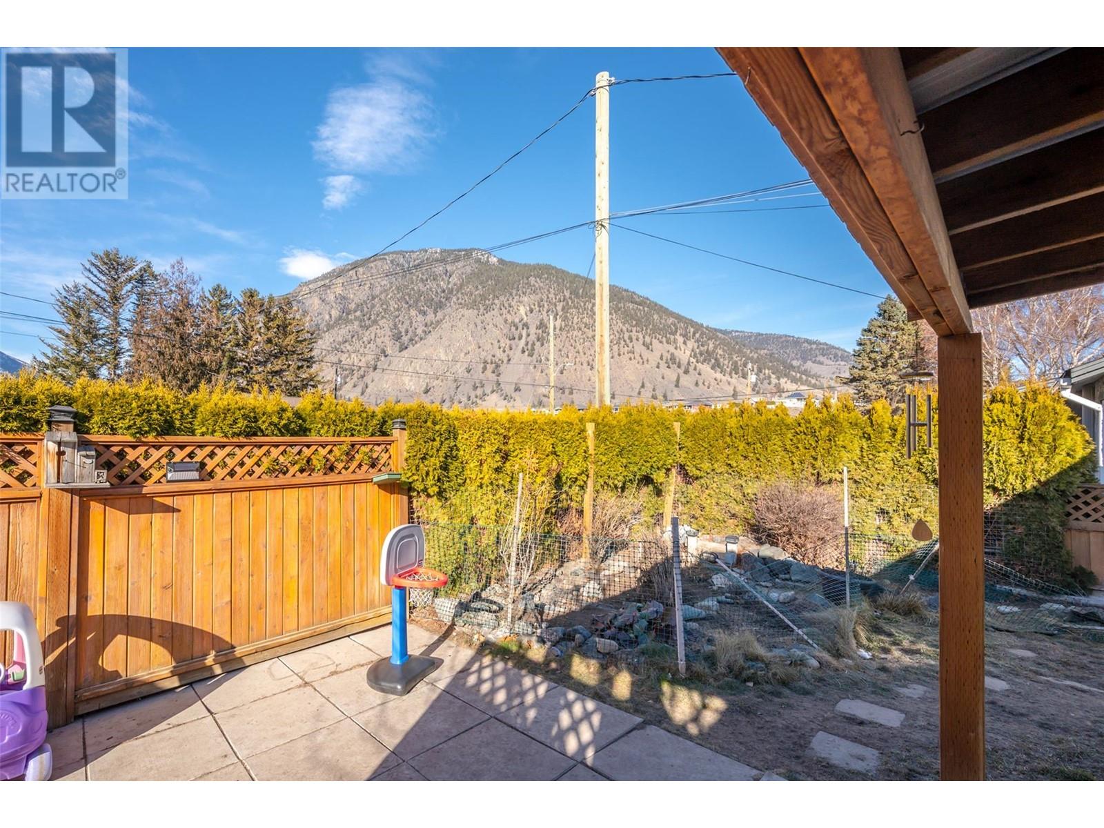 607 4TH Street Unit# 1 Keremeos