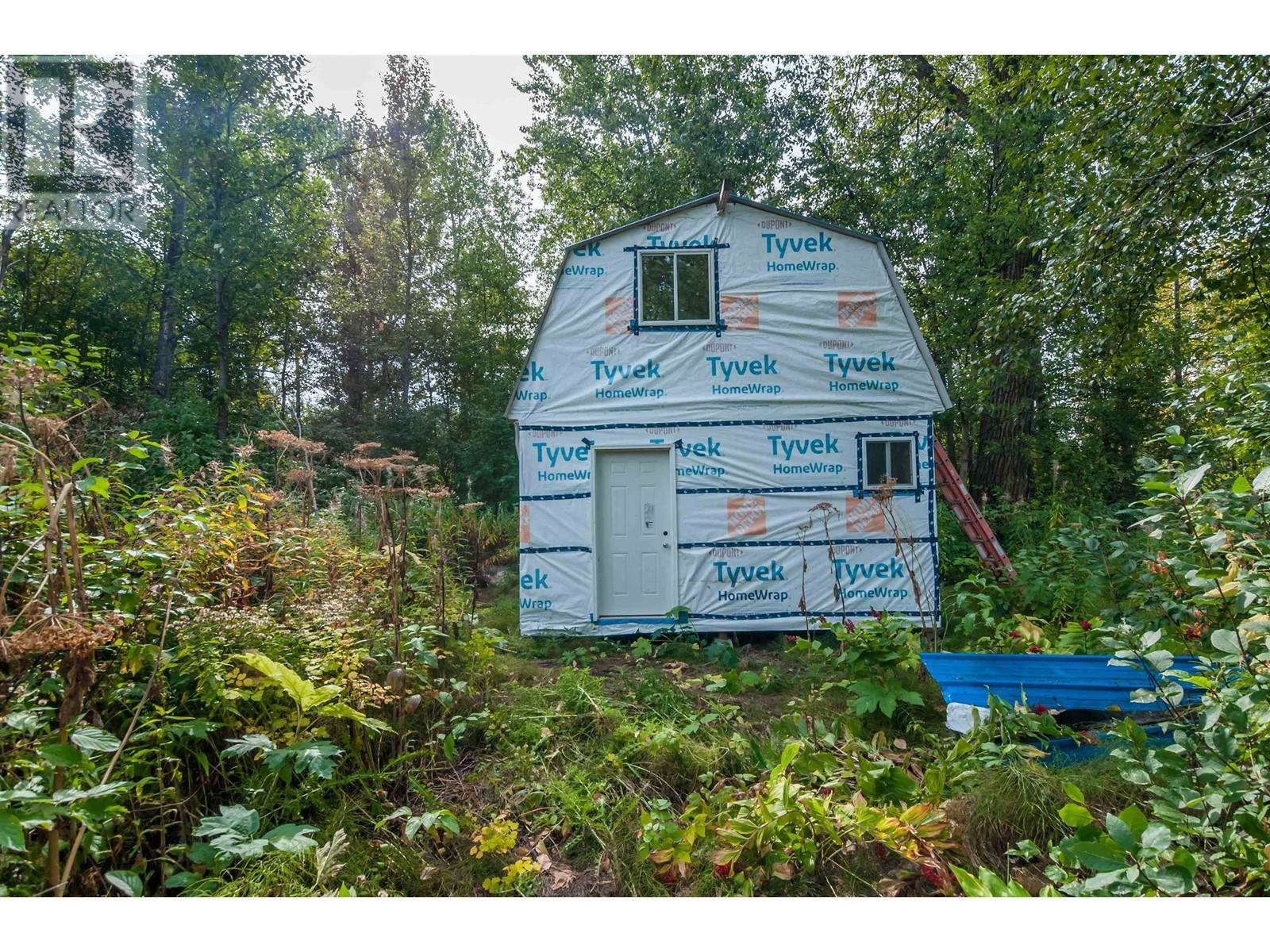 245 Ash Street, Fort St. James, British Columbia  V0J 1P0 - Photo 2 - R2922853