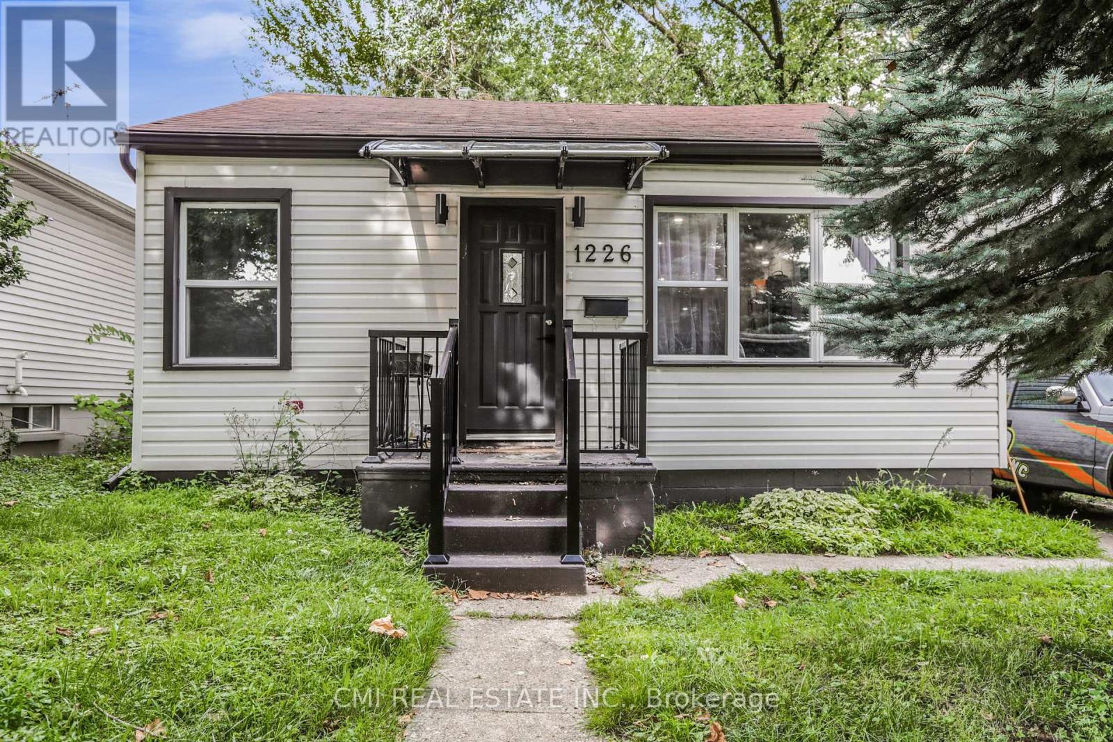 Property at 1226 WIGLE AVENUE image 2