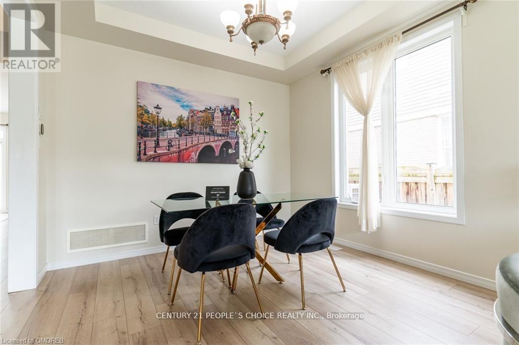Property at 157 HUNTER WAY image 4