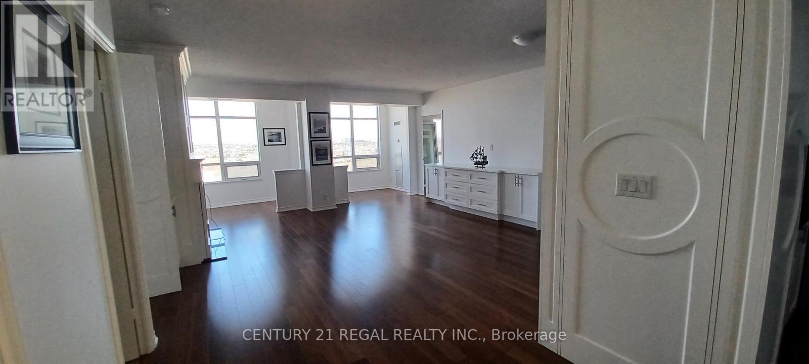 Property at 1401 - 9235 JANE STREET image 5