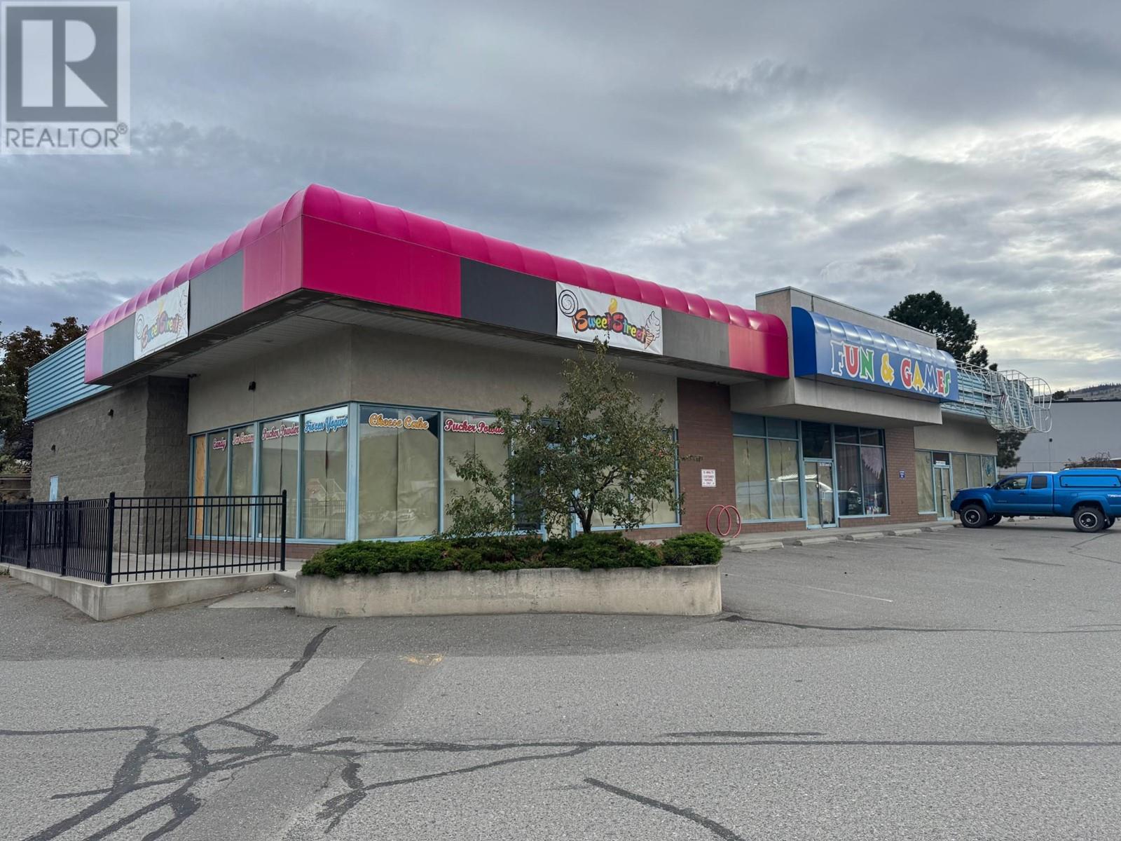 5b & 6-1200 Summit Drive, Kamloops, British Columbia   - Photo 5 - 181119