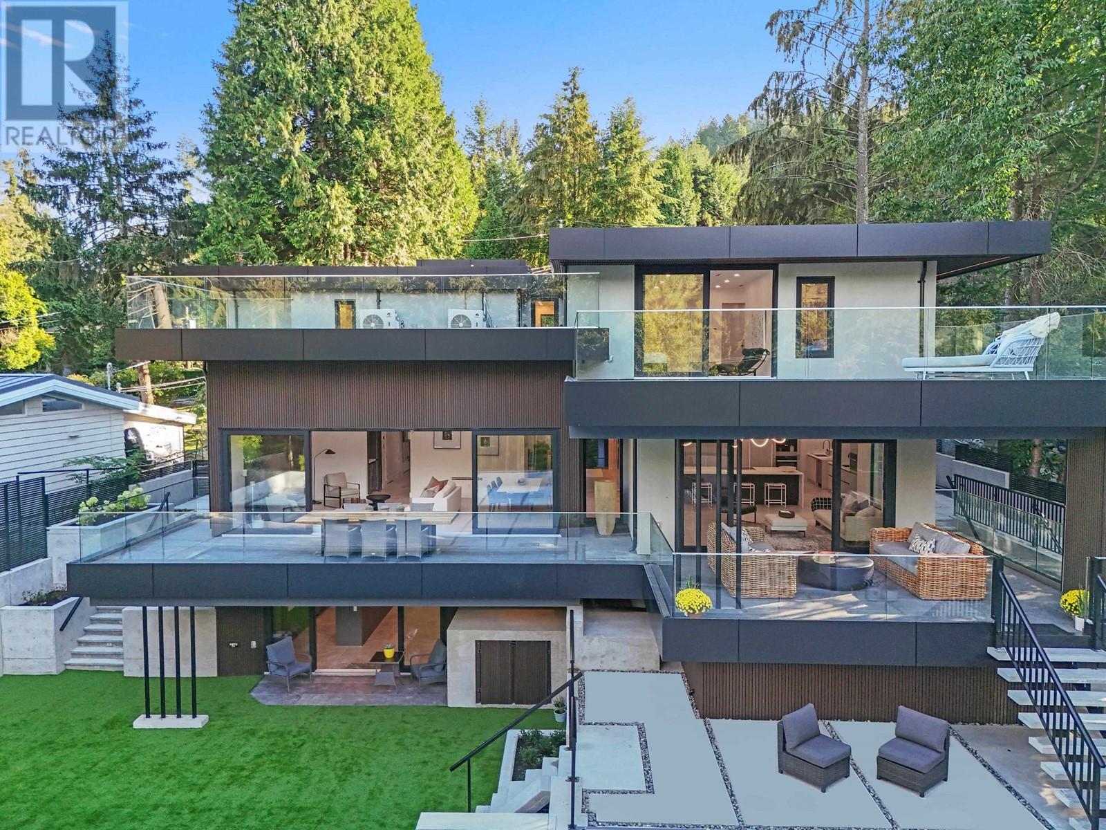 819 Burley Drive, West Vancouver, British Columbia  V7T 1Z8 - Photo 2 - R2929963