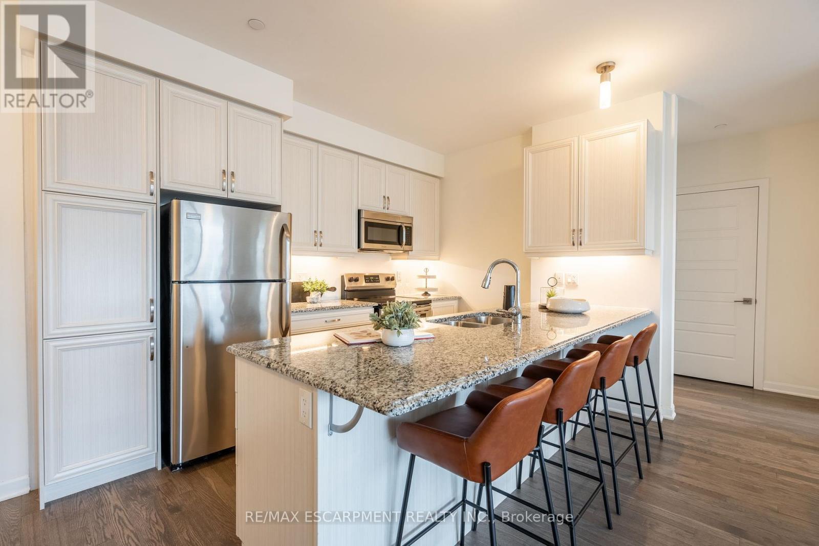 301 - 3028 Creekshore Common, Oakville, Ontario  L6M 5K6 - Photo 6 - W9368310