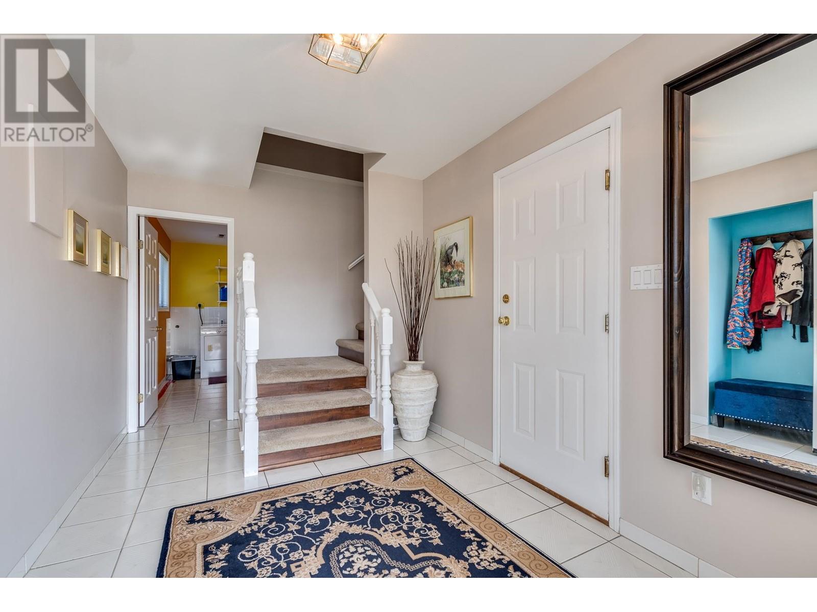 631 Swanson Place, Port Coquitlam, British Columbia  V3B 7M2 - Photo 3 - R2929740