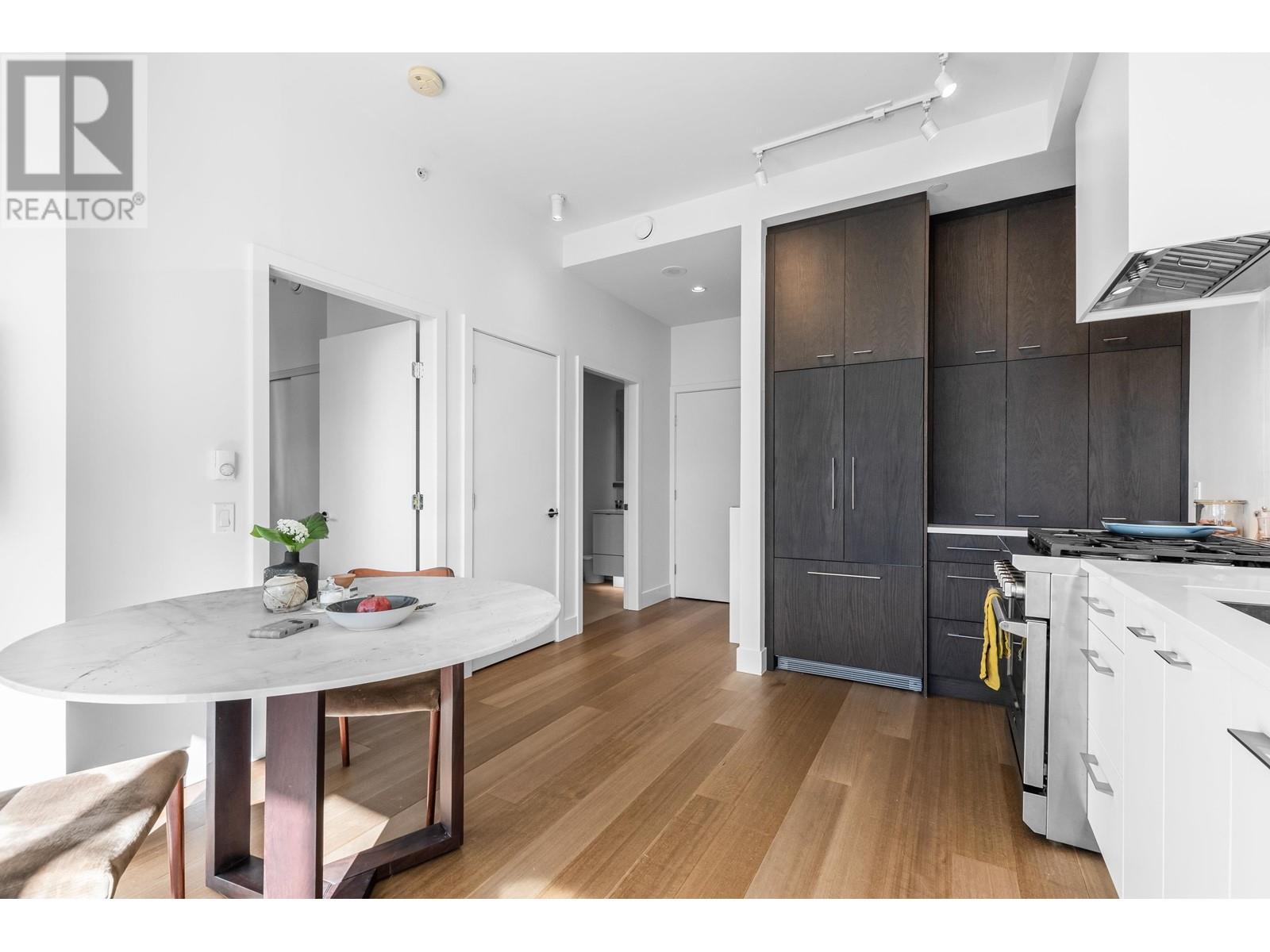 106 200 NELSON'S CRESCENT, New Westminster, British Columbia One