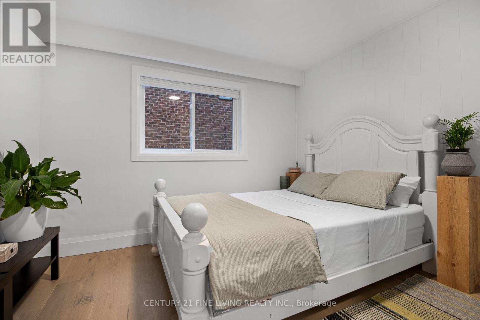 20 Ladyshot Crescent, Toronto, Ontario  M3J 1X2 - Photo 17 - W9368468