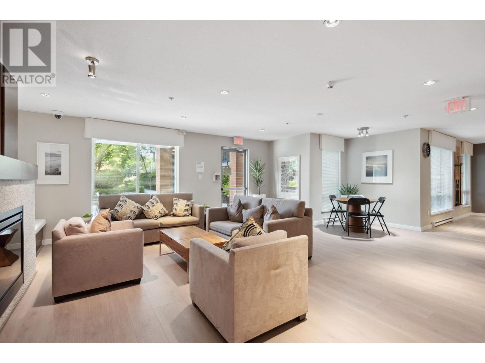 Listing Picture 10 of 18 : 211 9500 ODLIN ROAD, Richmond / 烈治文 - 魯藝地產 Yvonne Lu Group - MLS Medallion Club Member