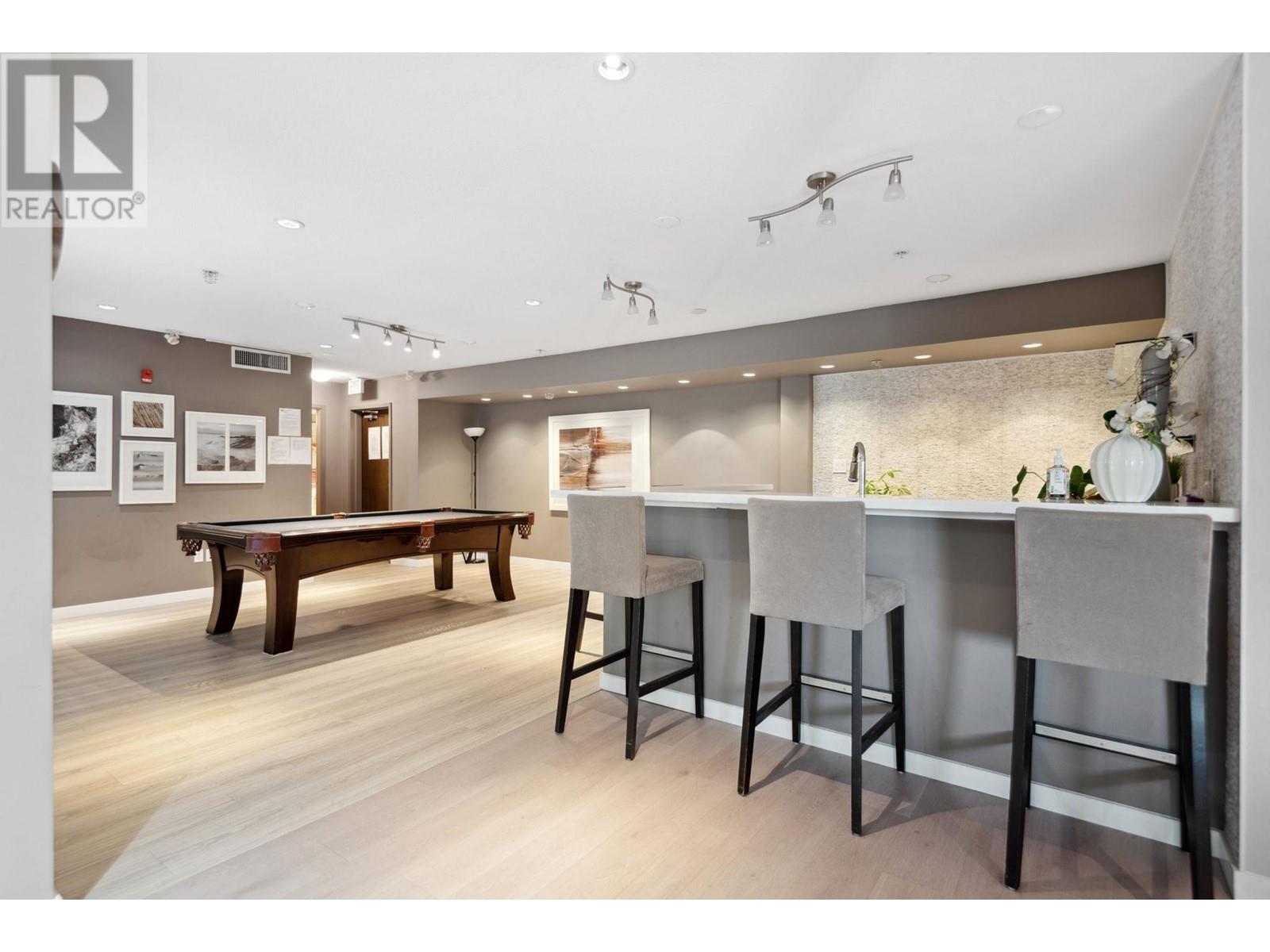 Listing Picture 14 of 18 : 211 9500 ODLIN ROAD, Richmond / 烈治文 - 魯藝地產 Yvonne Lu Group - MLS Medallion Club Member