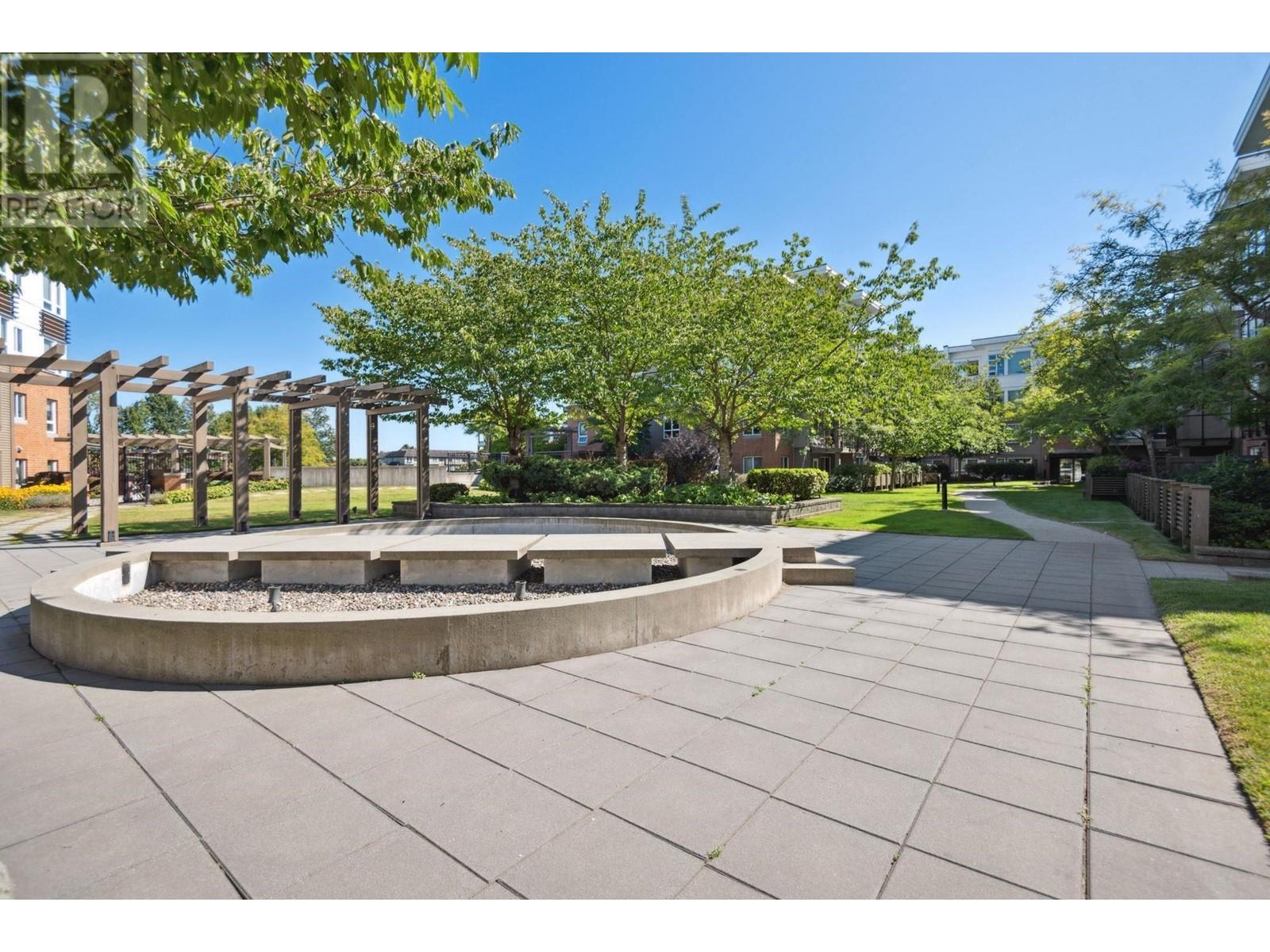 Listing Picture 16 of 18 : 211 9500 ODLIN ROAD, Richmond / 烈治文 - 魯藝地產 Yvonne Lu Group - MLS Medallion Club Member