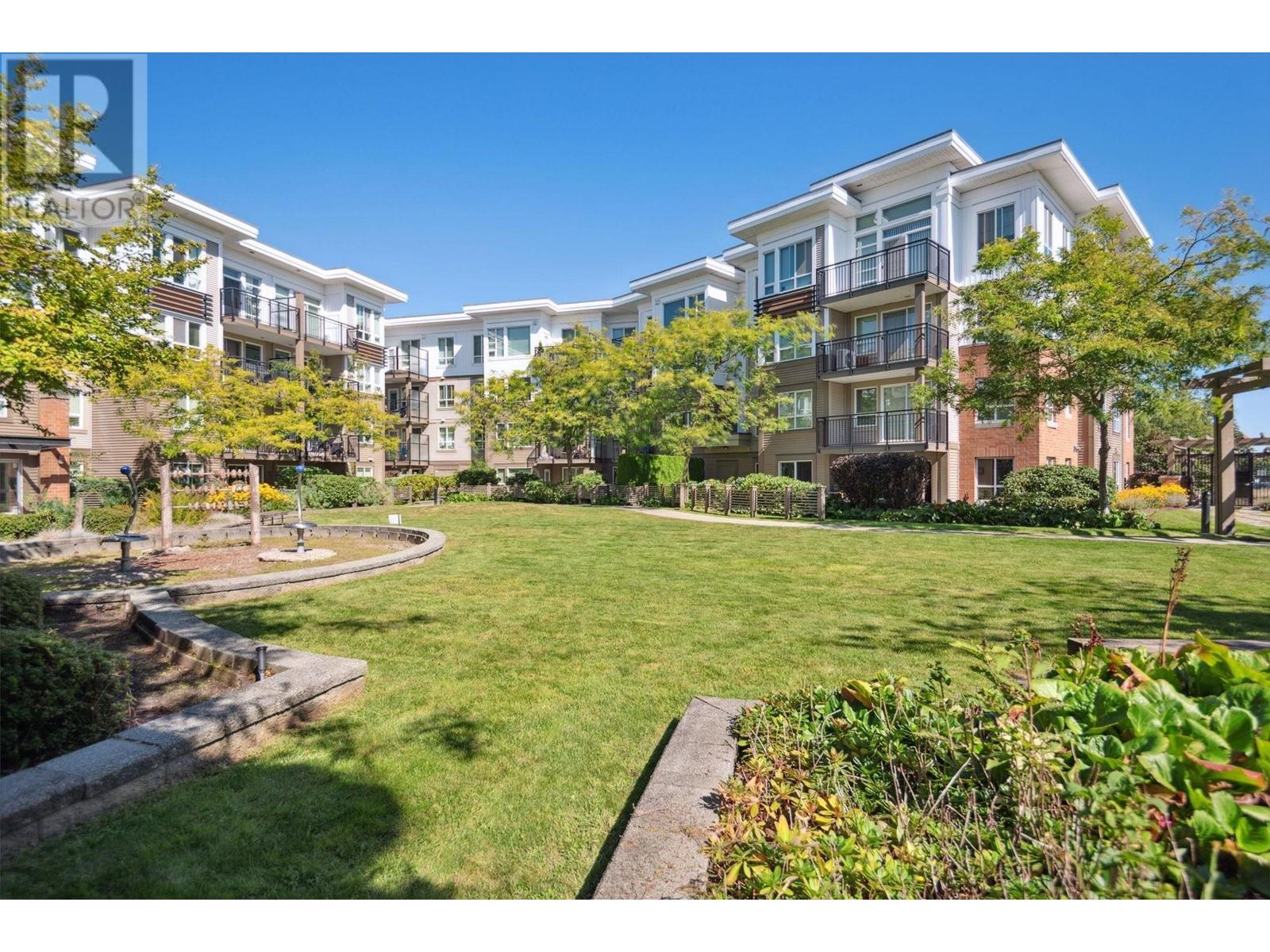 Listing Picture 15 of 18 : 211 9500 ODLIN ROAD, Richmond / 烈治文 - 魯藝地產 Yvonne Lu Group - MLS Medallion Club Member