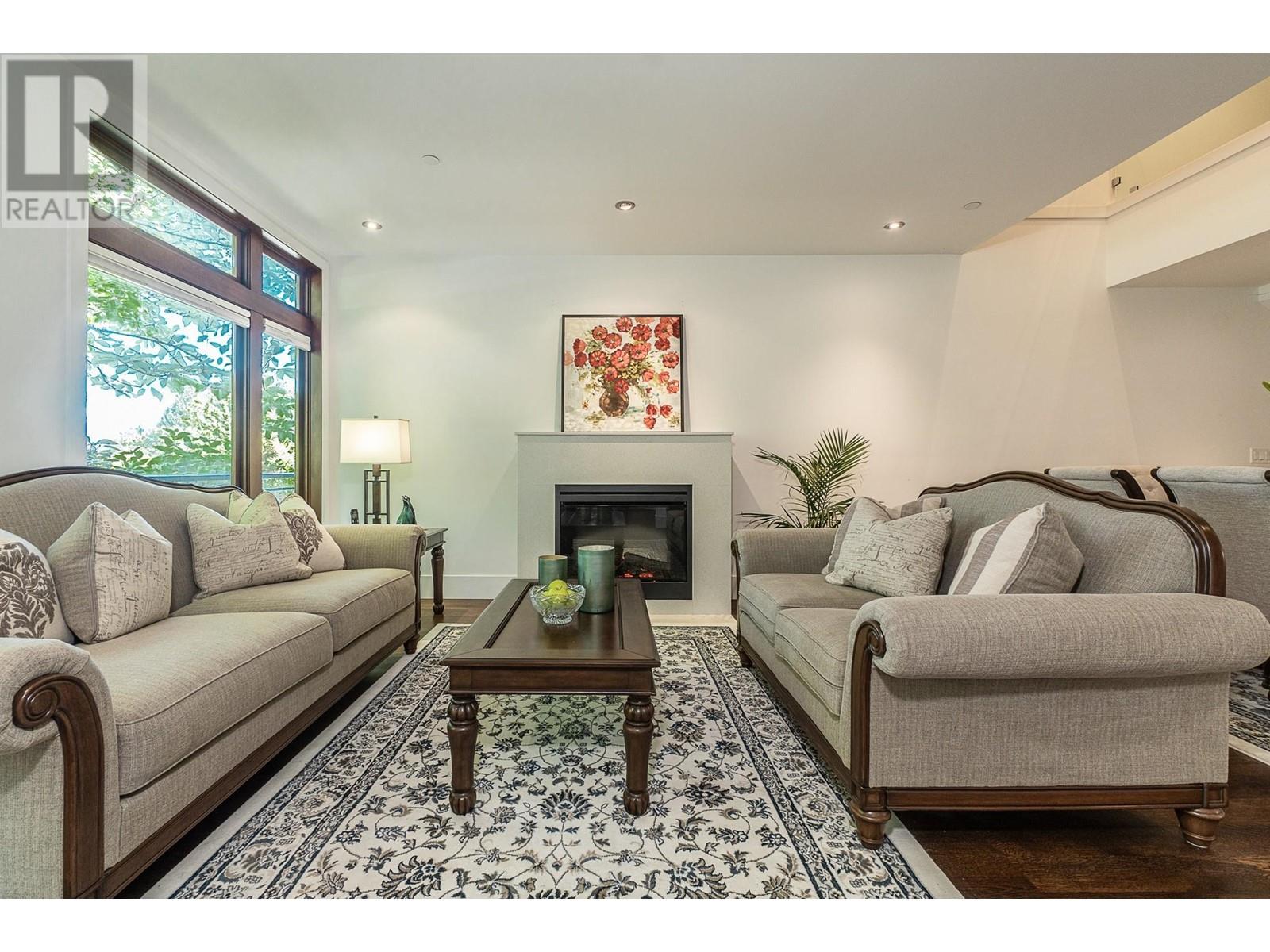 Listing Picture 4 of 32 : 5918 CHANCELLOR BOULEVARD, Vancouver / 溫哥華 - 魯藝地產 Yvonne Lu Group - MLS Medallion Club Member
