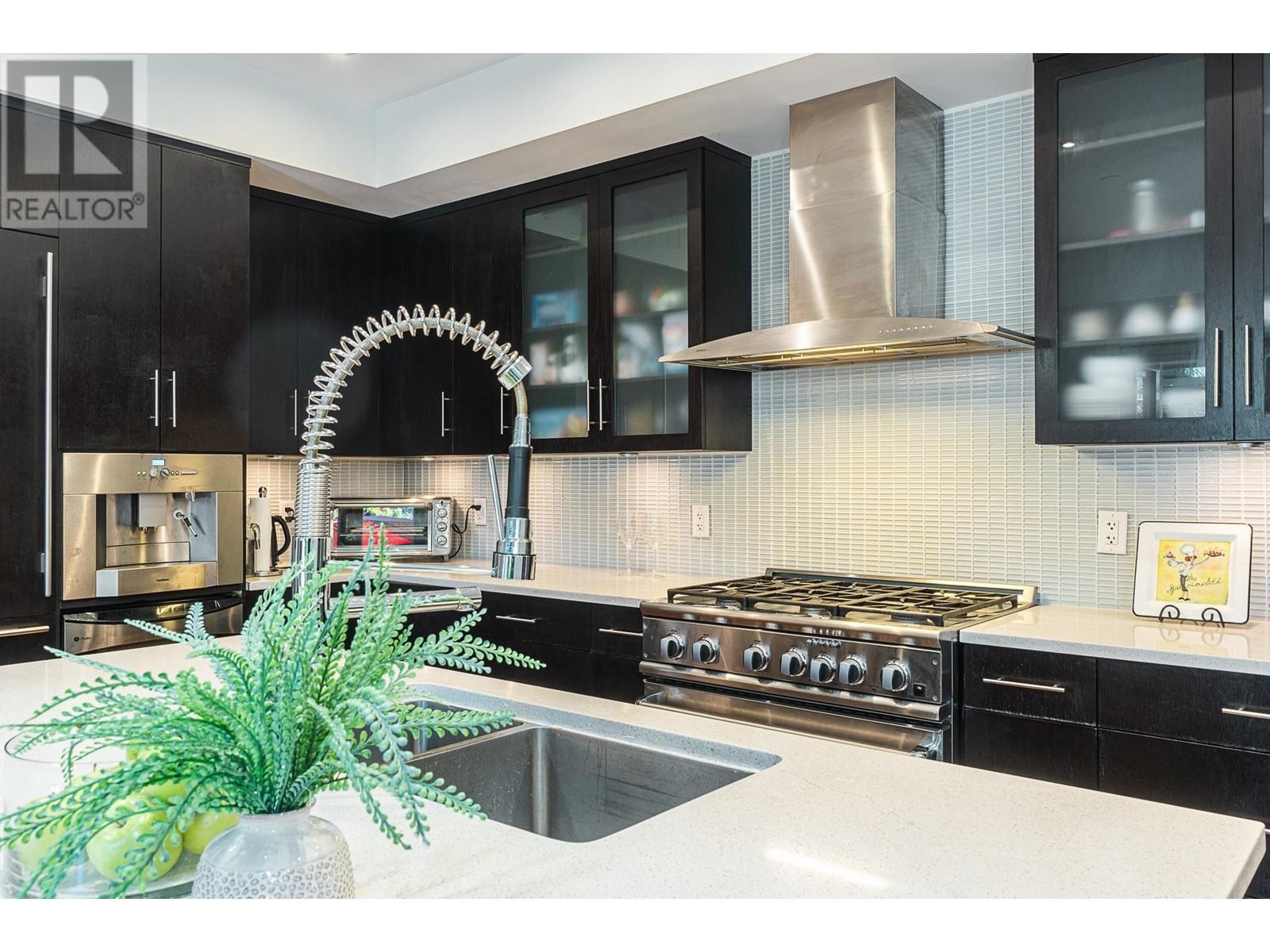 Listing Picture 11 of 32 : 5918 CHANCELLOR BOULEVARD, Vancouver / 溫哥華 - 魯藝地產 Yvonne Lu Group - MLS Medallion Club Member