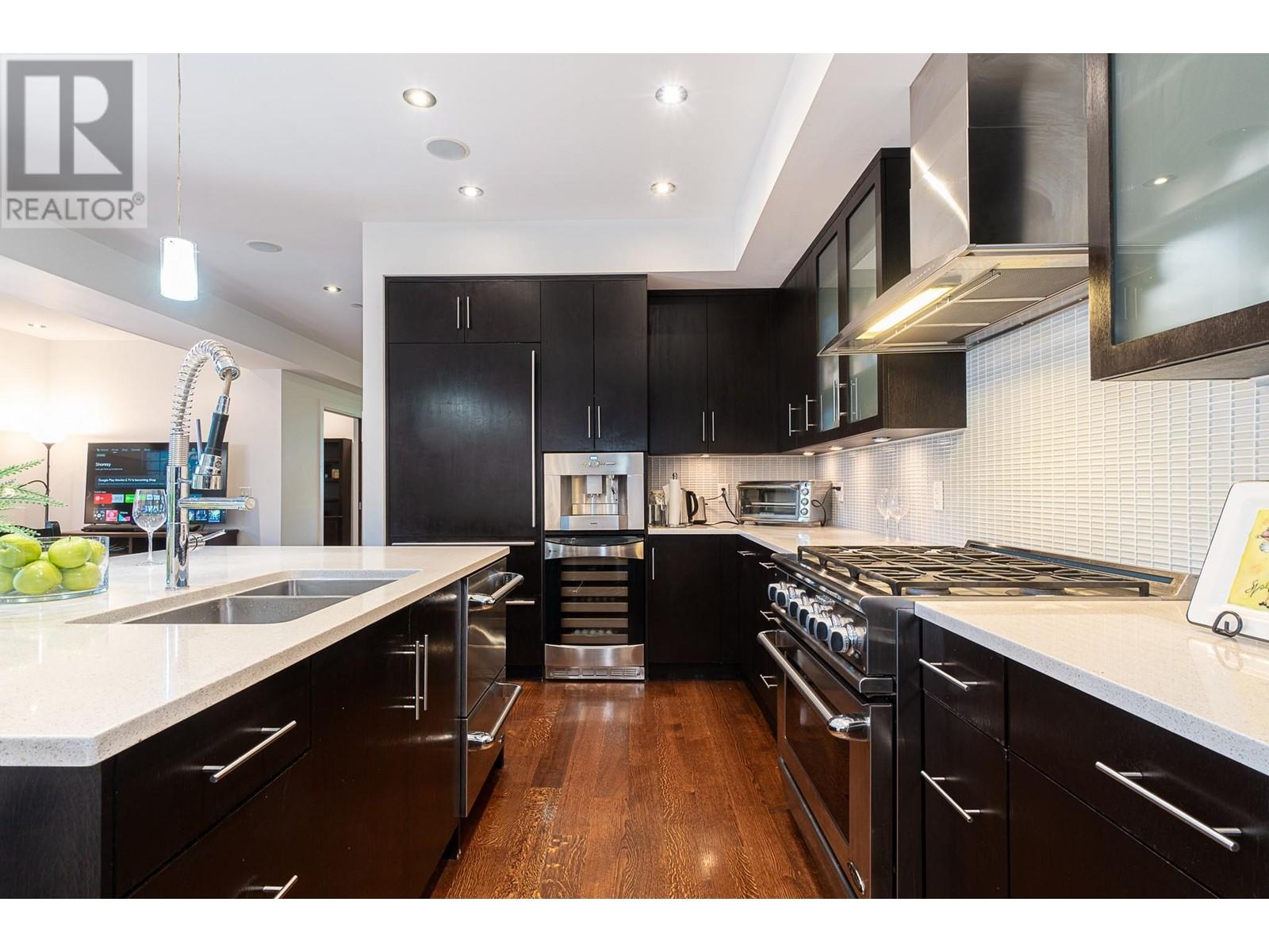 Listing Picture 9 of 32 : 5918 CHANCELLOR BOULEVARD, Vancouver / 溫哥華 - 魯藝地產 Yvonne Lu Group - MLS Medallion Club Member