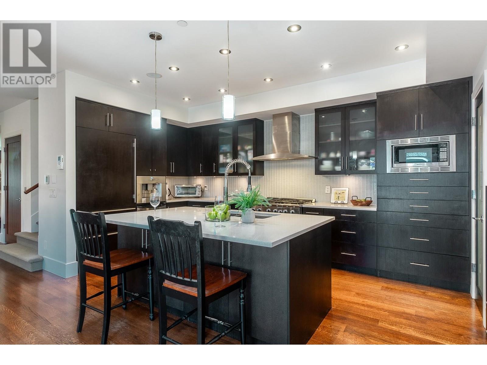 Listing Picture 13 of 32 : 5918 CHANCELLOR BOULEVARD, Vancouver / 溫哥華 - 魯藝地產 Yvonne Lu Group - MLS Medallion Club Member