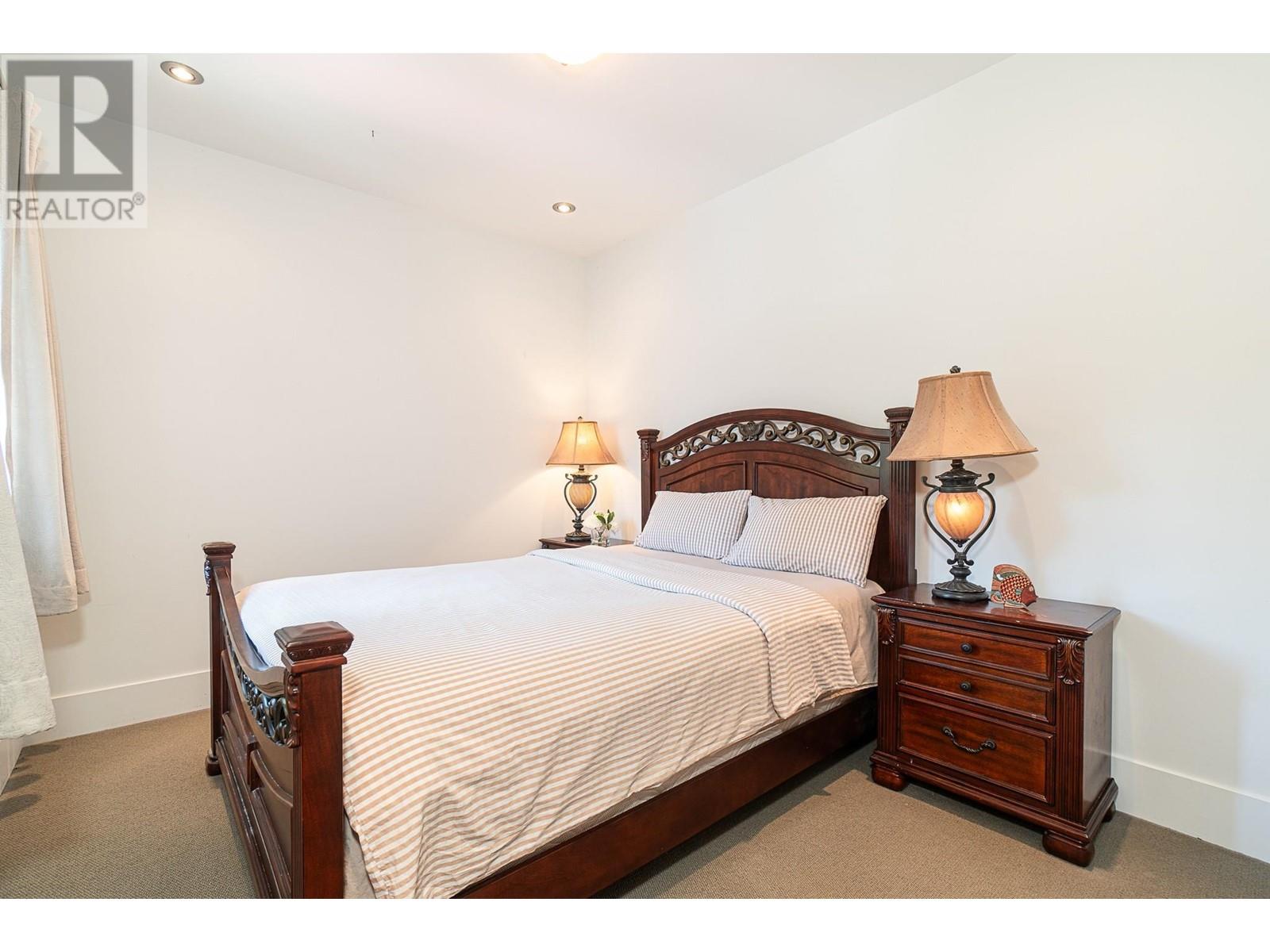 Listing Picture 23 of 32 : 5918 CHANCELLOR BOULEVARD, Vancouver / 溫哥華 - 魯藝地產 Yvonne Lu Group - MLS Medallion Club Member