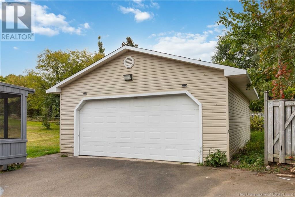 Property at 416 louis Street image 4