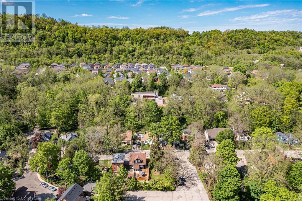 116 Victoria Street, Dundas, Ontario L9H 2C3 - Photo 2 - 40652214