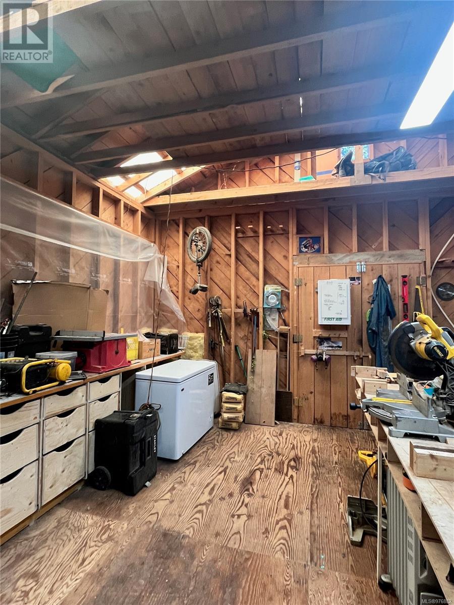 323 Sawmill Rd, Whaletown, British Columbia  V0P 1Z0 - Photo 28 - 976882