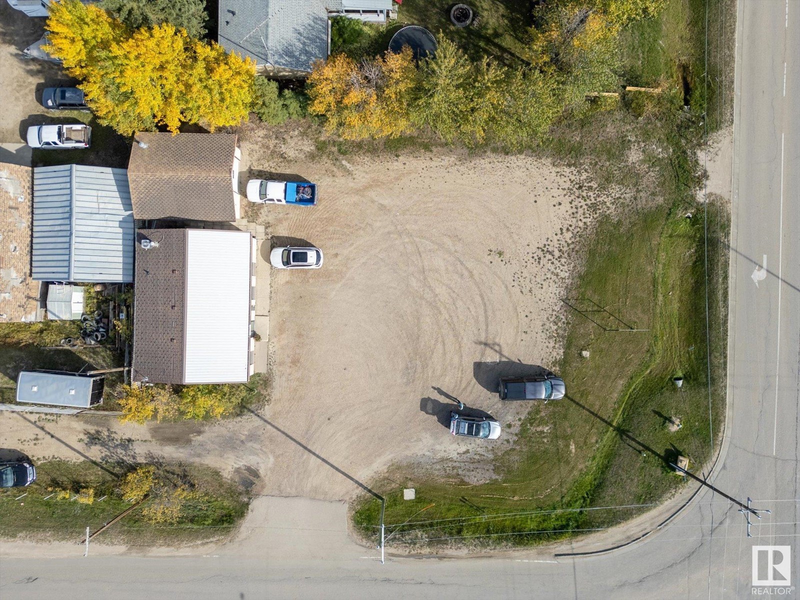 Property at 6120 50 AV image 1