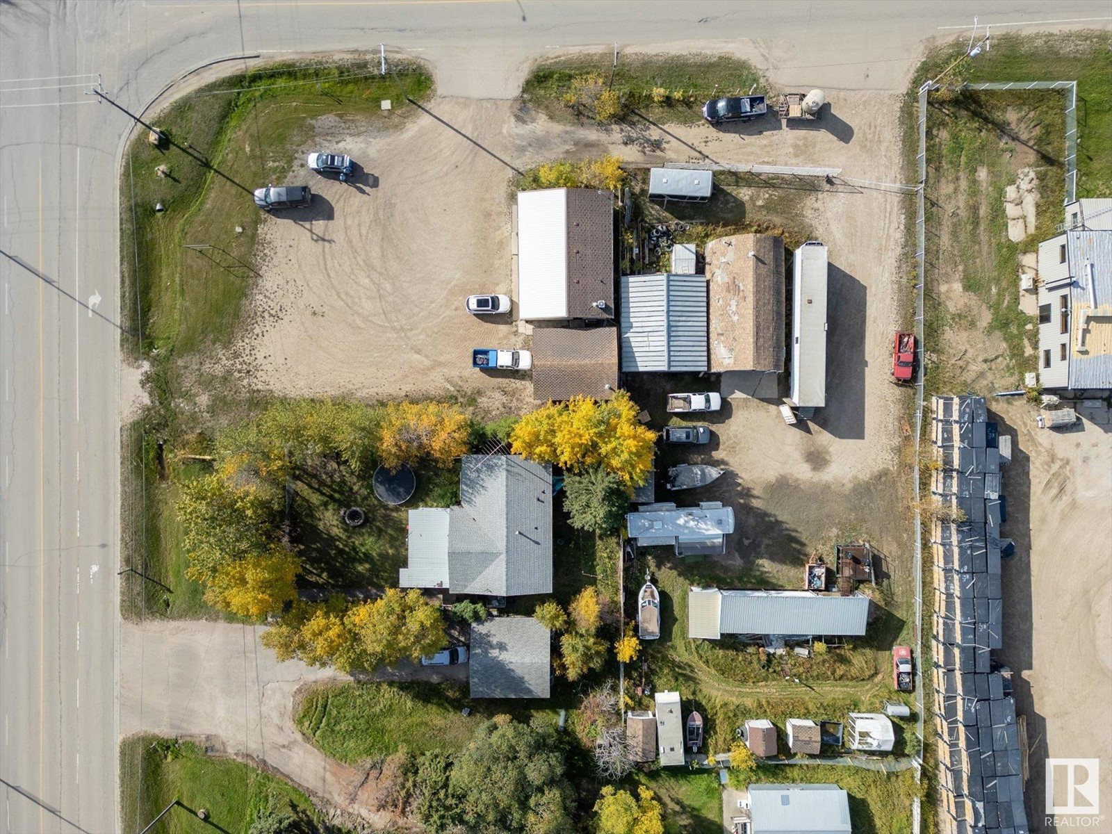 Property at 5021 62 ST image 4