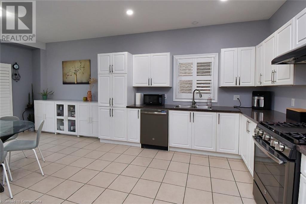 79 Aquasanta Crescent, Hamilton, Ontario  L9B 0H8 - Photo 14 - 40653291