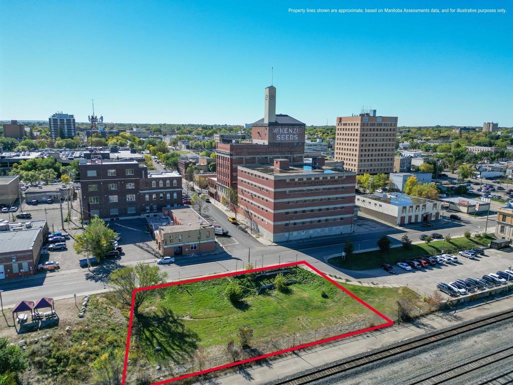 905 Pacific Avenue, Brandon, Manitoba