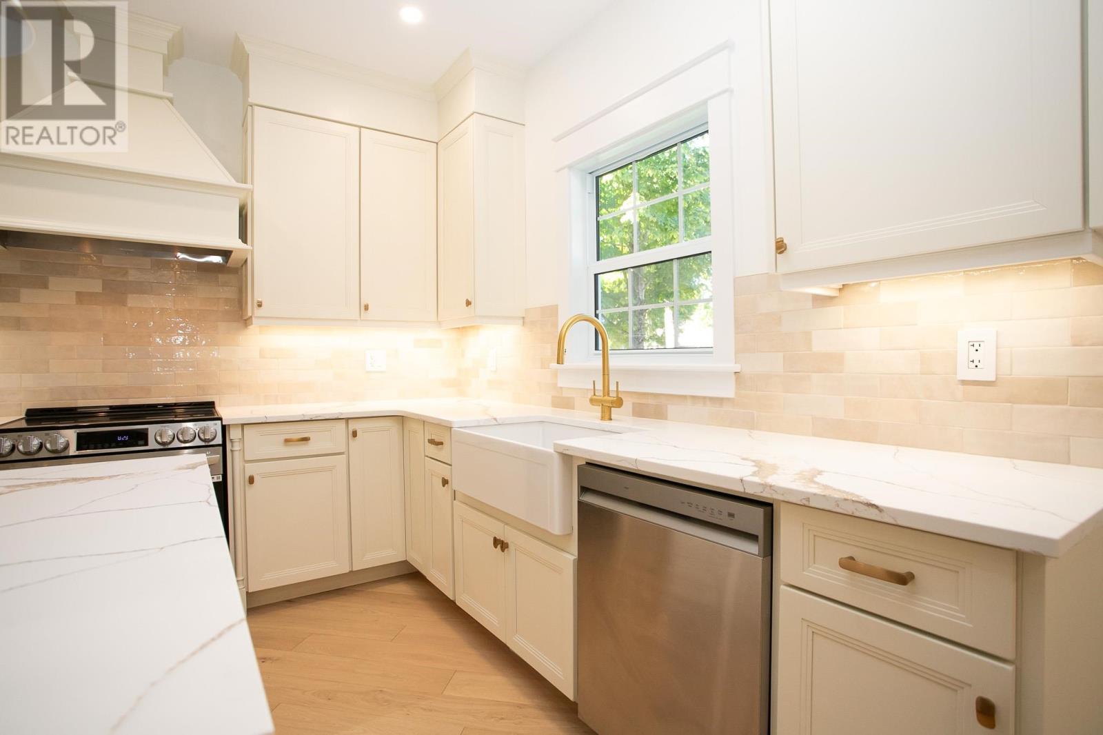 8 Bluffs Dr, Sault Ste. Marie, Ontario  P6A 0B5 - Photo 13 - SM242561