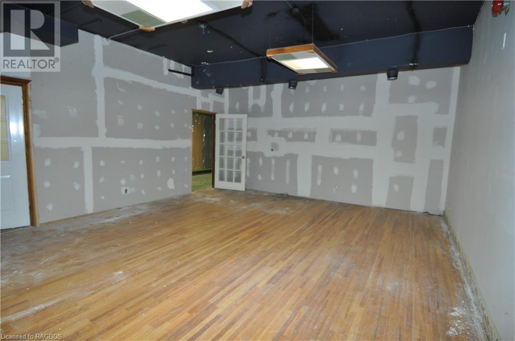 232 8th Street E, Owen Sound, Ontario  N4K 1L1 - Photo 6 - X10848259