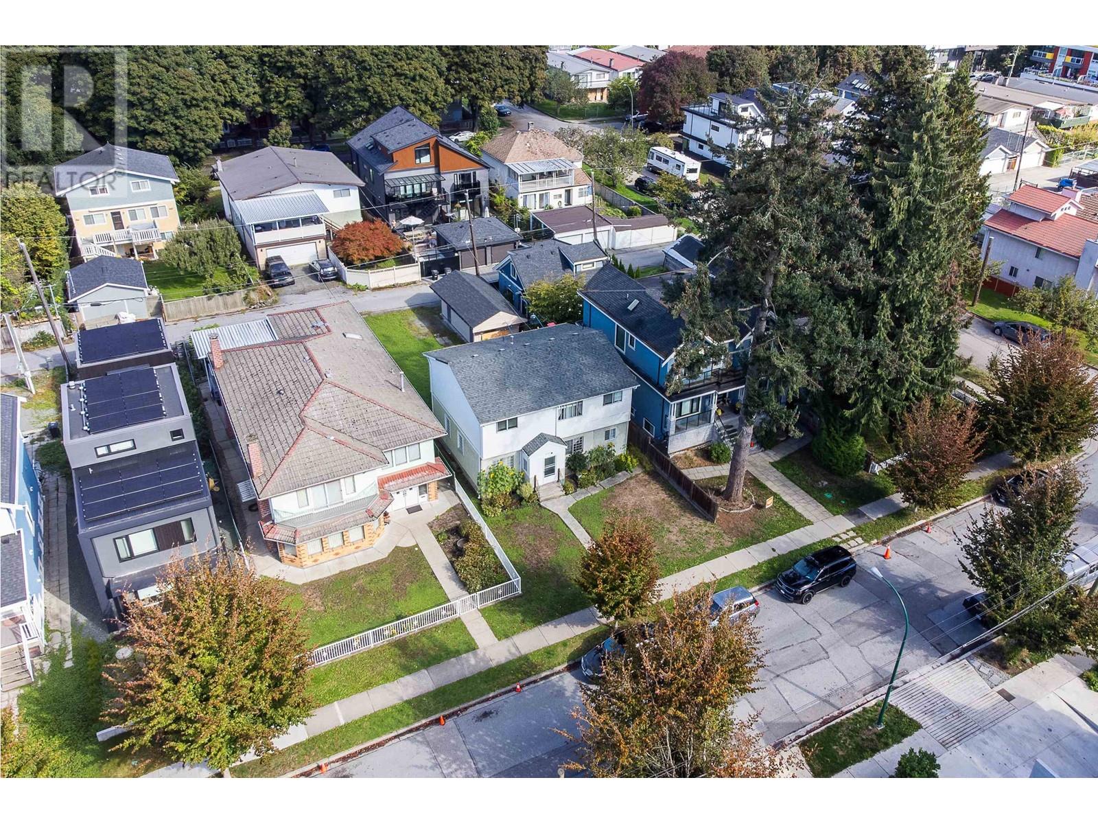 Listing Picture 5 of 21 : 557 E 20TH AVENUE, Vancouver / 溫哥華 - 魯藝地產 Yvonne Lu Group - MLS Medallion Club Member