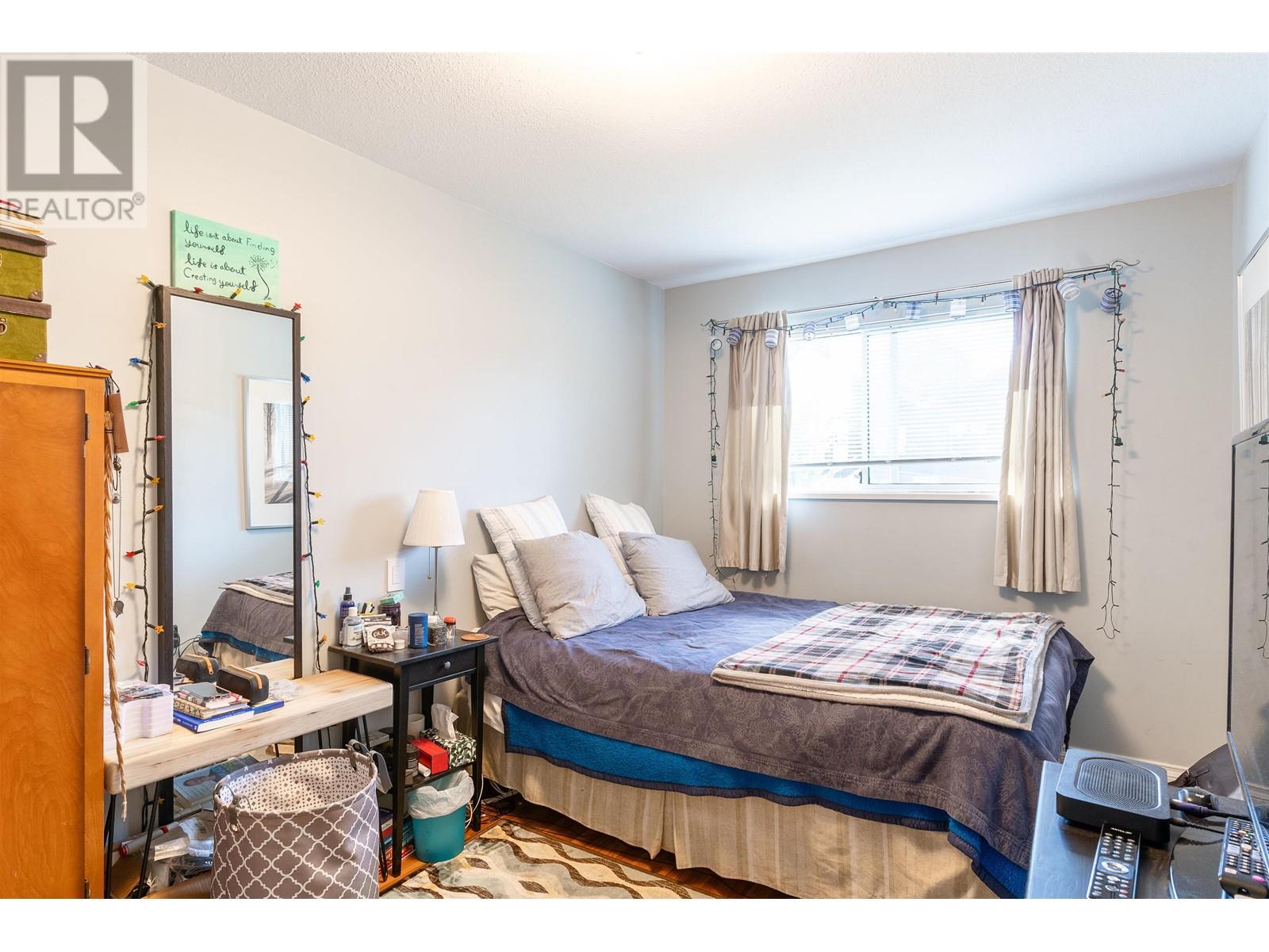 Listing Picture 14 of 21 : 557 E 20TH AVENUE, Vancouver / 溫哥華 - 魯藝地產 Yvonne Lu Group - MLS Medallion Club Member