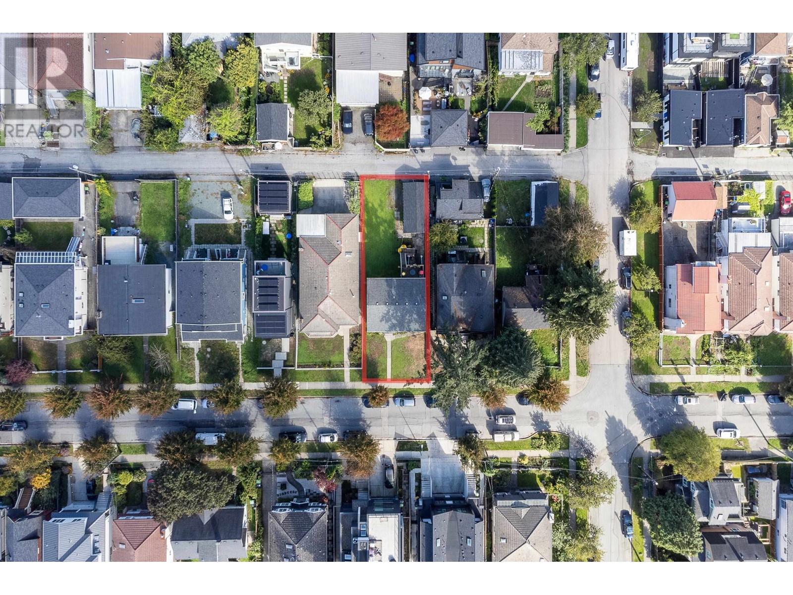 Listing Picture 7 of 21 : 557 E 20TH AVENUE, Vancouver / 溫哥華 - 魯藝地產 Yvonne Lu Group - MLS Medallion Club Member